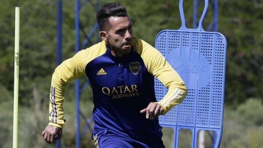En medio de los rumores del retiro, Tevez se entrenó en Boca