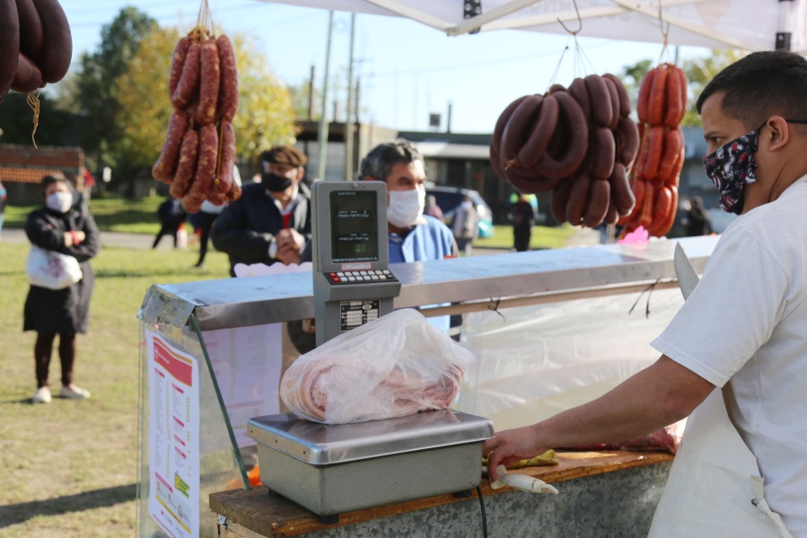 Lugli se copió de Tizio, y la Municipalidad de La Plata de Nación: la guerra de las carnes