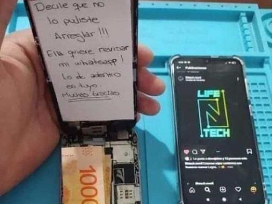 Llevó a arreglar el celular con un mensaje extraño y se hizo viral: ”Ella lo quiere revisar, decile que no tiene arreglo”