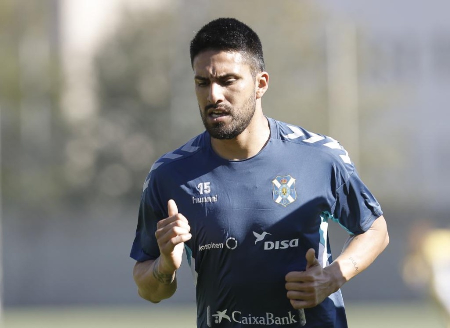 Gimnasia busca con urgencia un central y le llueven ofrecimientos