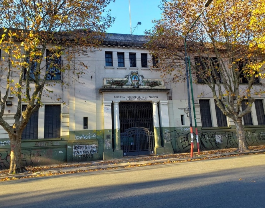El Colegio Albert Thomas de La Plata registró casos positivos de COVID-19 y aislaron a los contactos estrechos