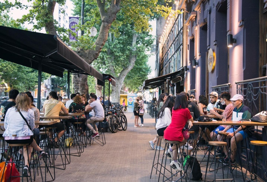 Enojo del Frente de Todos platense: la eximición de tasas a los comercios la resuelve Garro y puentea al Concejo Deliberante