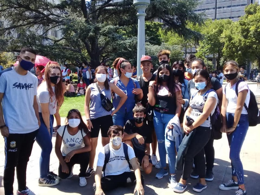 25 comités populares protestaron frente a la Municipalidad de La Plata por la falta de alimentos y del Plan Detectar
