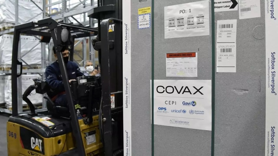 Llegaron a Argentina 864 mil vacunas contra el COVID-19 del fondo Covax