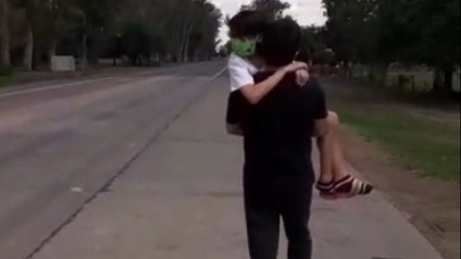 Empeoró el estado de salud de Abigail Jiménez, la nena con cáncer que su padre cargó en brazos 5 km para que sea asistida