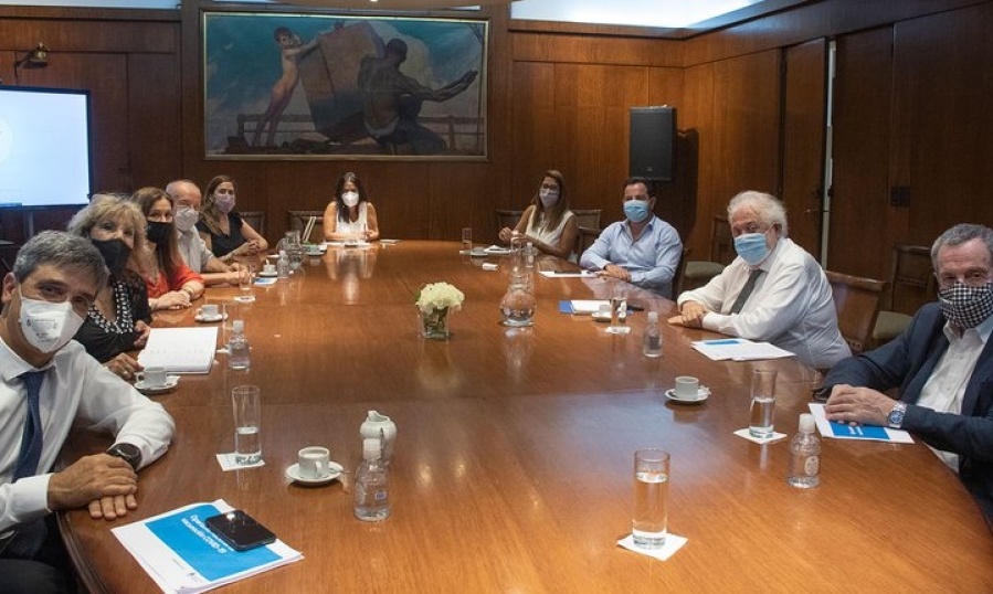 Ginés González García se reunió con diputados para hablar sobre el plan de vacunación contra el COVID-19