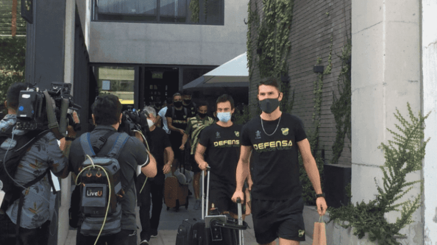 Defensa y Justicia: la contraprueba dio negativa y se autorizó el retorno hacia Argentina