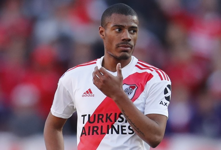 La justicia paraguaya levantó el pedido de detención del futbolista Nicolás De la Cruz