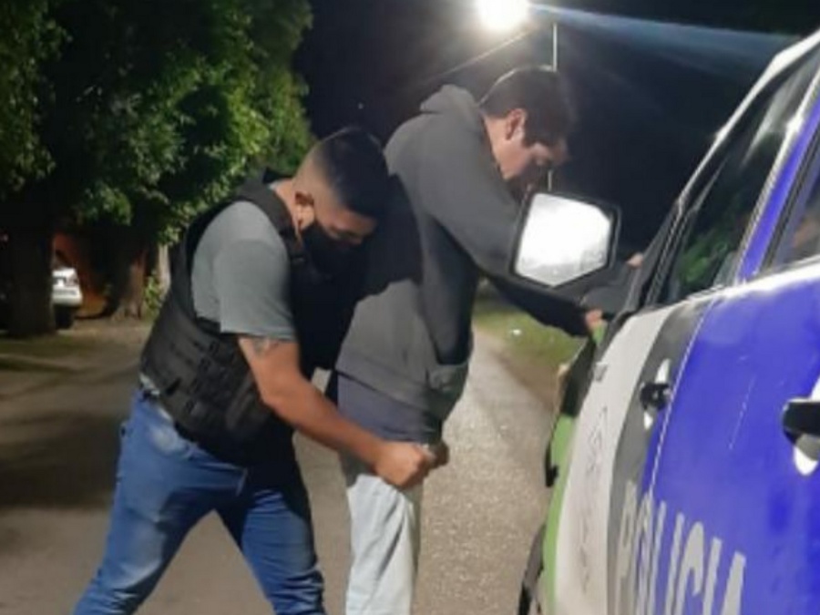 Circulaban con una moto robada en el 2012 y los detuvieron en Abasto: el asalto fue en Varela