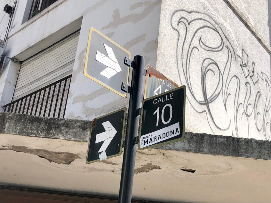 En La Plata apodaron a la Calle 10 como “Diego Maradona”