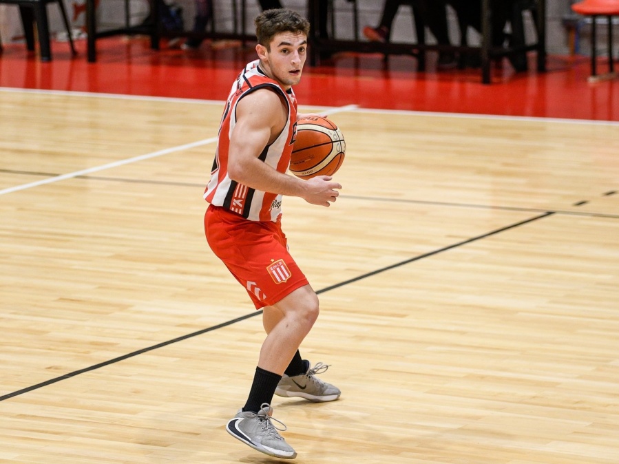 VIDEO: El sorprendente triple en el último segundo que le permitió a Estudiantes ganar en La Plata