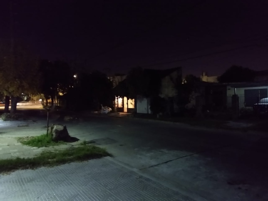 Vecinos de Ringuelet reclaman que arreglen las luminarias: ”Tememos por nuestra seguridada”