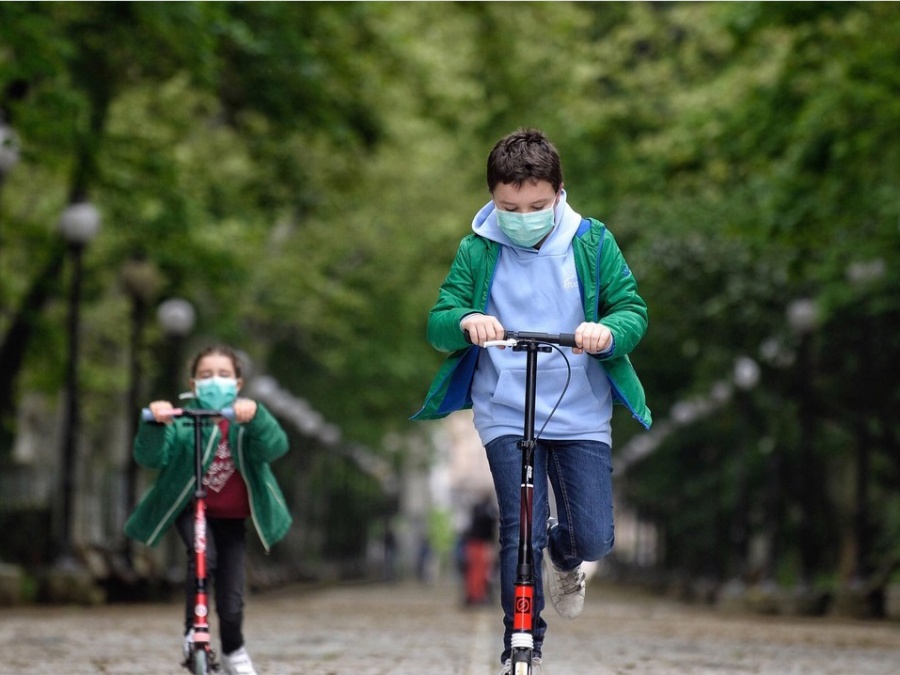 Preocupación en Inglaterra por una extraña enfermedad que afecta a los niños luego de recuperarse del COVID-19