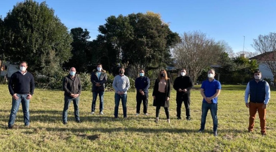 La foto que motiva a Julio Garro: gran parte de su equipo unido trabajando a fondo en la campaña 2021