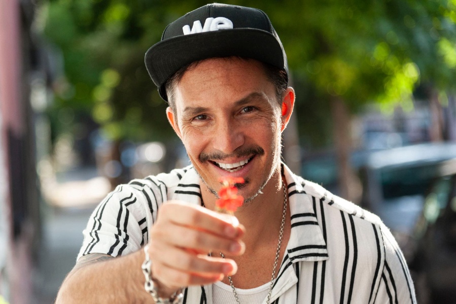 Emmanuel Horvilleur nos presenta ”Llámame”