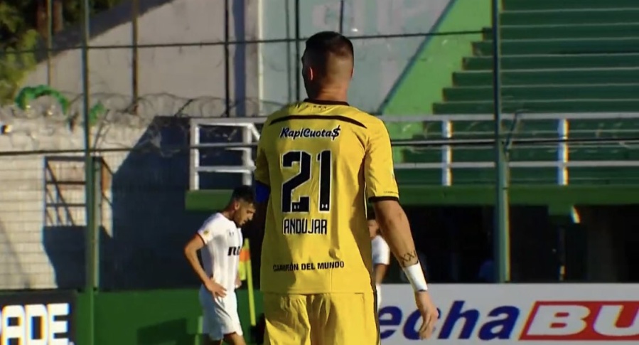 Estudiantes sigue sin ganar: cayó por 2 a 1 contra Defensa en Varela