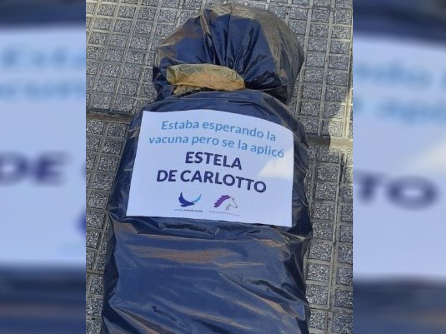 La nieta de Estela de Carlotto: ”A ella sí le entregaron un cuerpo torturado que tuvo que identificar”