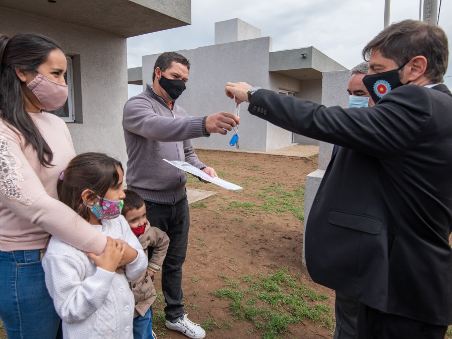 Kicillof: ”Trabajamos para brindar asistencia gratuita y reconocer el derecho de los bonaerenses a ser legítimos dueños”