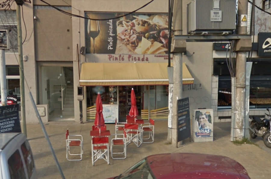 Violento robo a una fiambrería platense: ”Dame todo o lo mato”