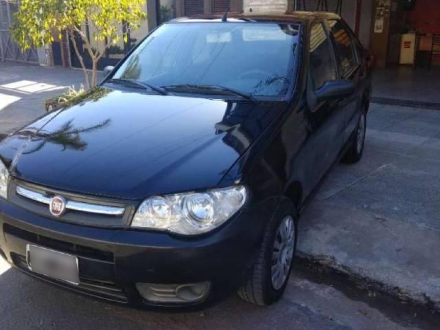 Miedo por un hombre que persigue mujeres de La Plata en un auto negro: ”Nos sacaba fotos, después nos corrió”