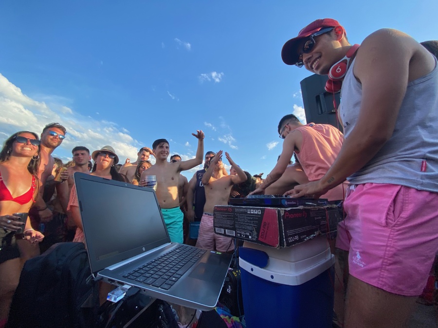Así serían las ”burbujas bailables” en Mar del Plata: shows a cielo abierto y ”barra” prohibida