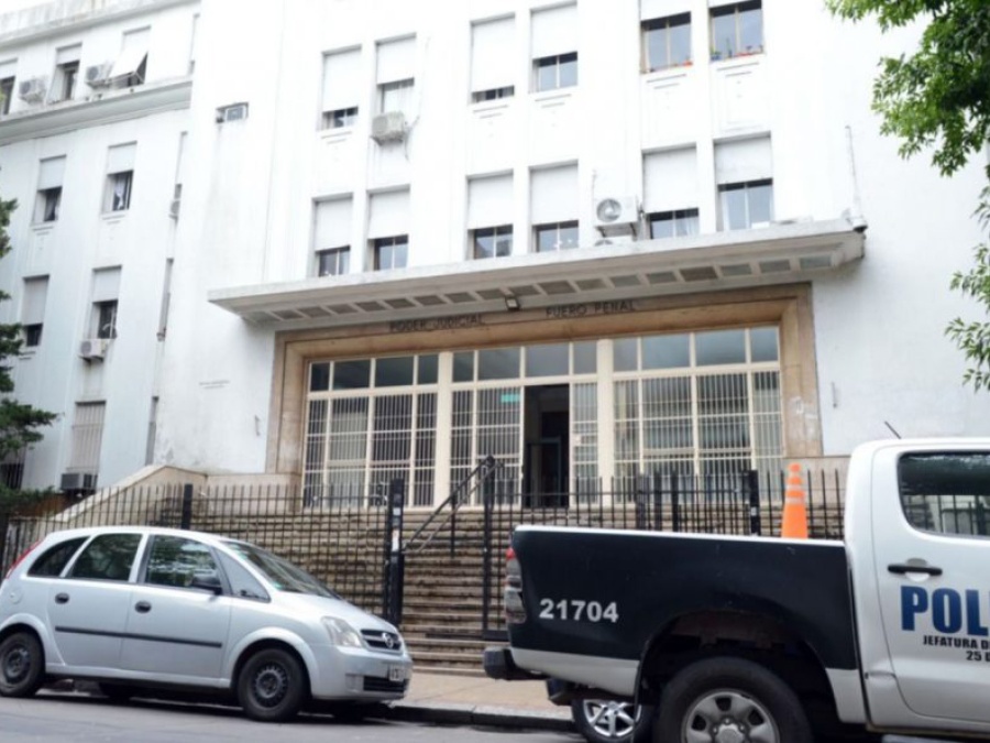 Denuncian que la justicia dejó desprotegida a la anciana con retraso madurativo que abusaron en La Plata