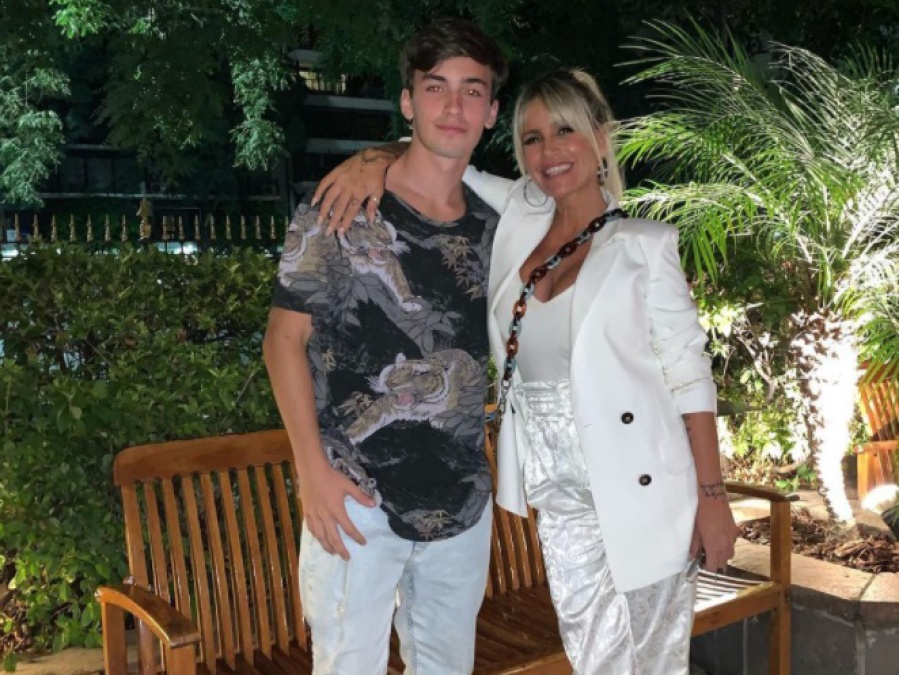 El mensaje de Florencia Peña a su hijo, al cumplir 18 años: ”Te dejé la valija en la puerta”
