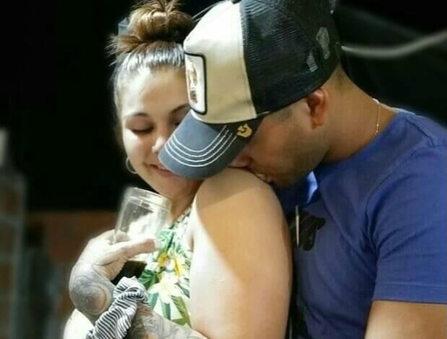 Femicidio en Los Hornos: La foto del 24 de abril que confirmaría los golpes que sufría Florencia Sandoval de su pareja