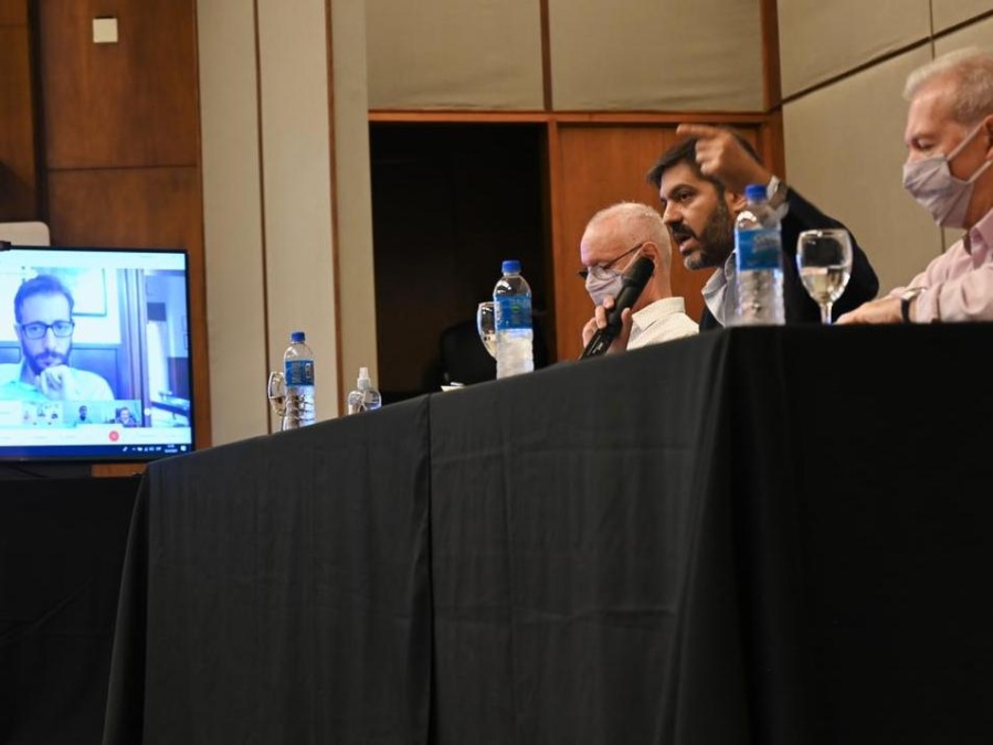 Provincia presentó contratos de 18 obras de infraestructura sanitaria y social