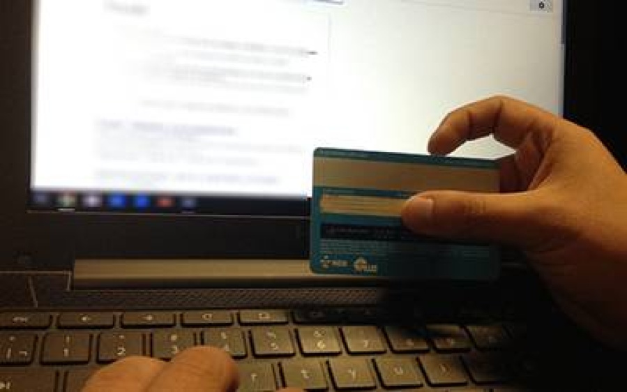 Estafas en las redes platenses: “Dicen que te ayudan con los trámites y te roban el dinero”