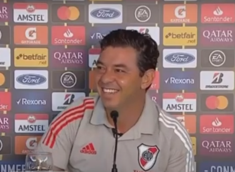 El gracioso blooper que protagonizó Marcelo Gallardo en plena conferencia de prensa
