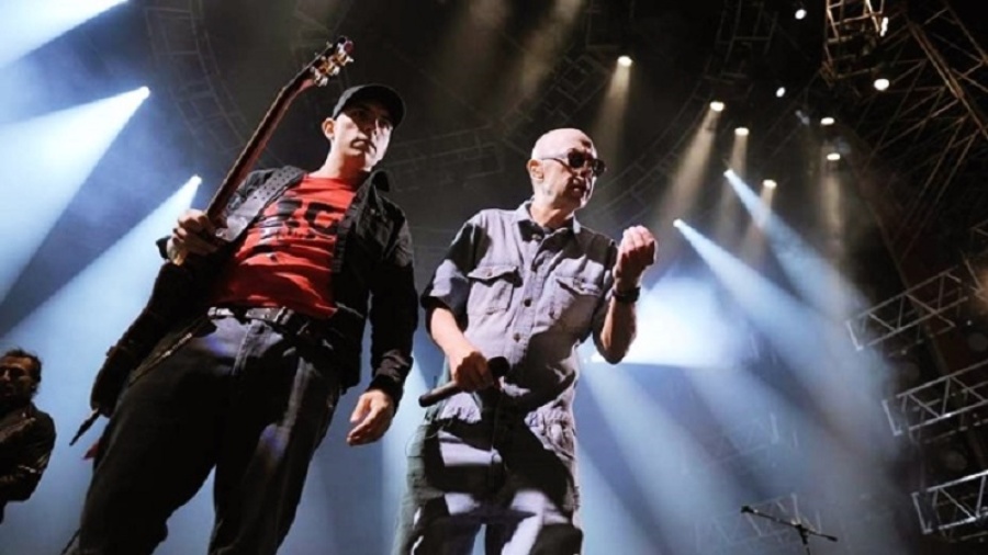 El Indio Solari pidió por uno de sus músicos, que perdió todo en el incendio: ”Háganle llegar su cariño y solidaridad”