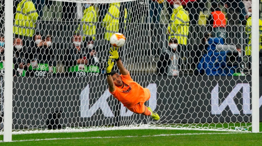 El platense Gerónimo Rulli se vistió de héroe y el Villareal se coronó campeón de la Europa League