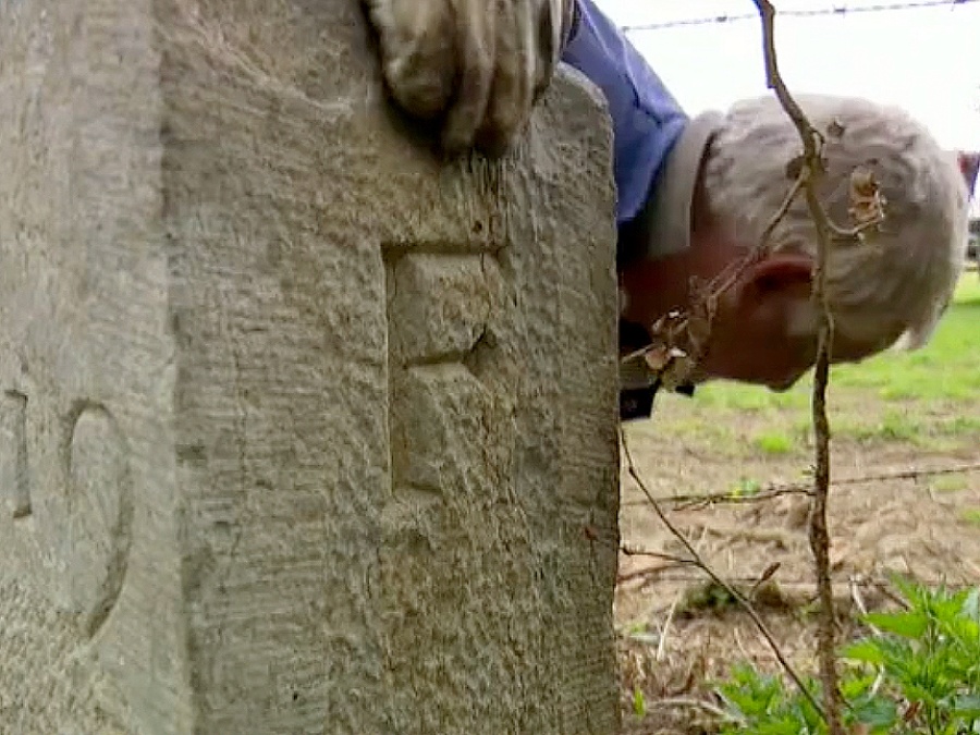 Un granjero corrió una piedra que hace 200 años nadie tocaba e hizo que Francia sea más chica
