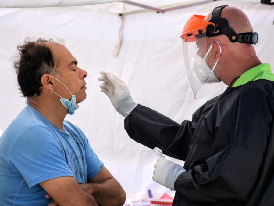 Se prenden las alarmas por la cepa Manaos en La Plata: el 74% de los contagiados la tiene