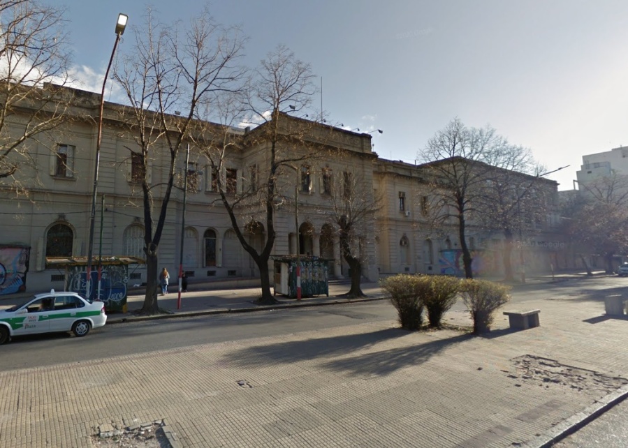 Nervios y desconsuelo en el Hospital de Niños de La Plata: no llegó la ambulancia y el papá murió en soledad en Pergamino