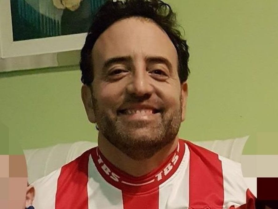 Tres ingleses quisieron robarle la bandera a un argentino: Terminaron en el hospital, porque él es boxeador