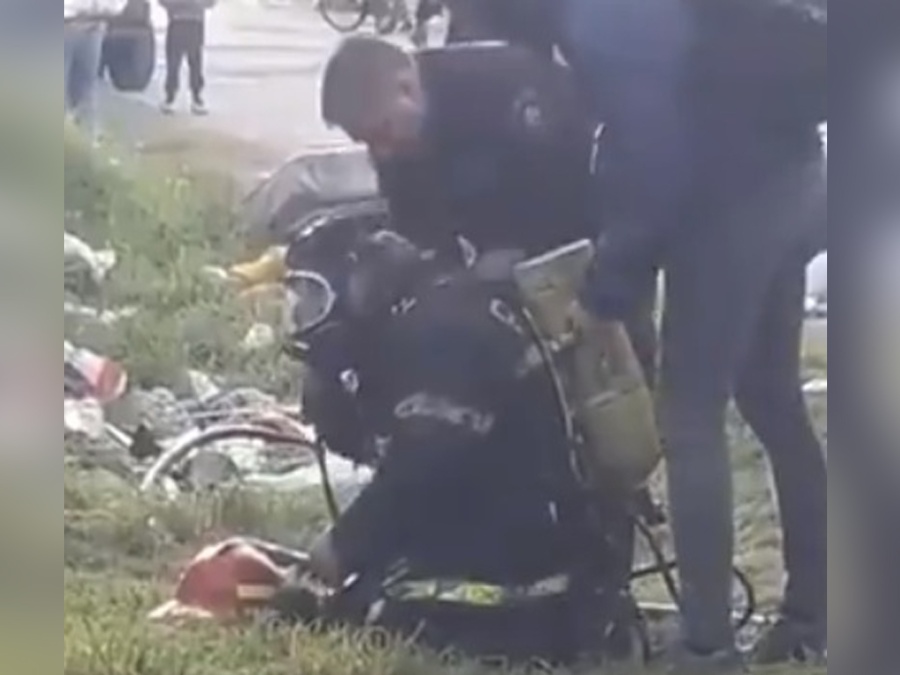 Se incendió una casa en Tolosa, los bomberos se quedaron sin agua y los vecinos debieron ayudar a baldazos