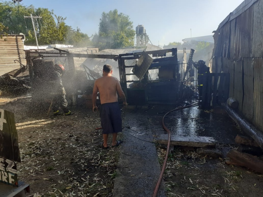 Brutal denuncia por un incendio en 27 y 87: un sobrino de las víctimas habría reconocido que lo hizo a propósito