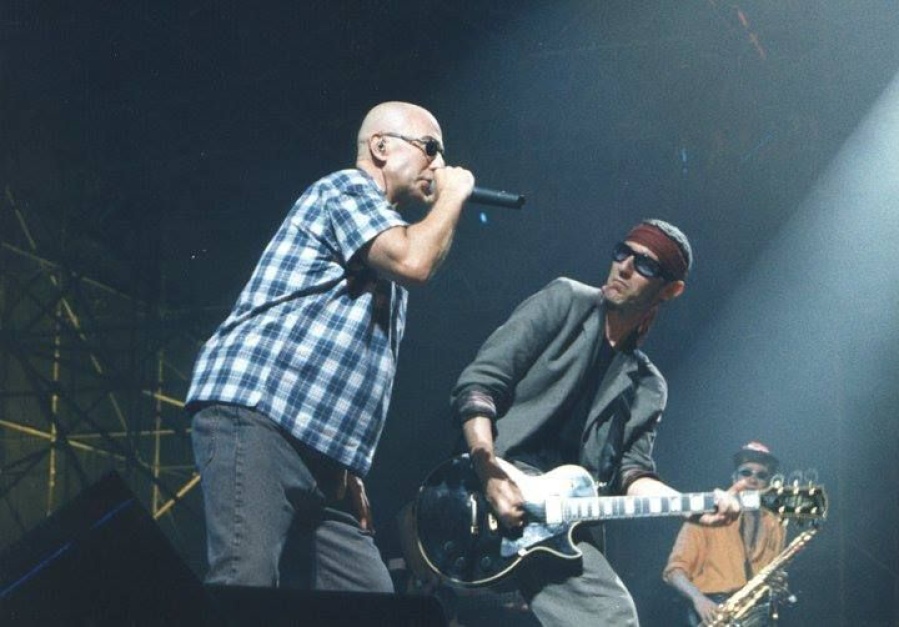 Así fueron los primeros pasos de Los Redondos en La Plata: Mafias, payasos y represión