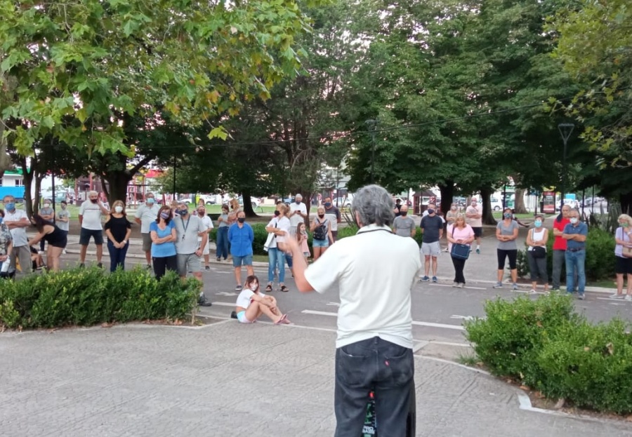 City Bell marchó contra la inseguridad y brindaron consejos para cuidar a los adultos mayores: ”Fue muy positivo”