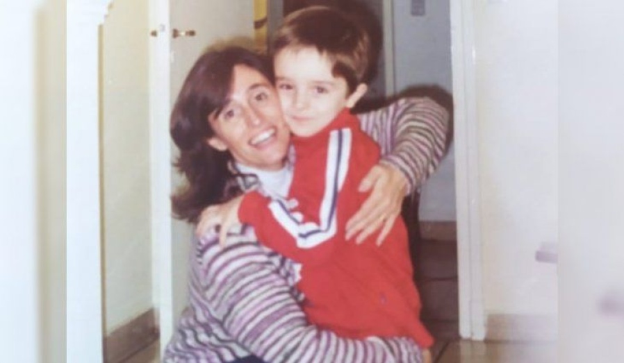 Le robaron la notebook con fotos de su mamá fallecida y pide ayuda para recuperarla