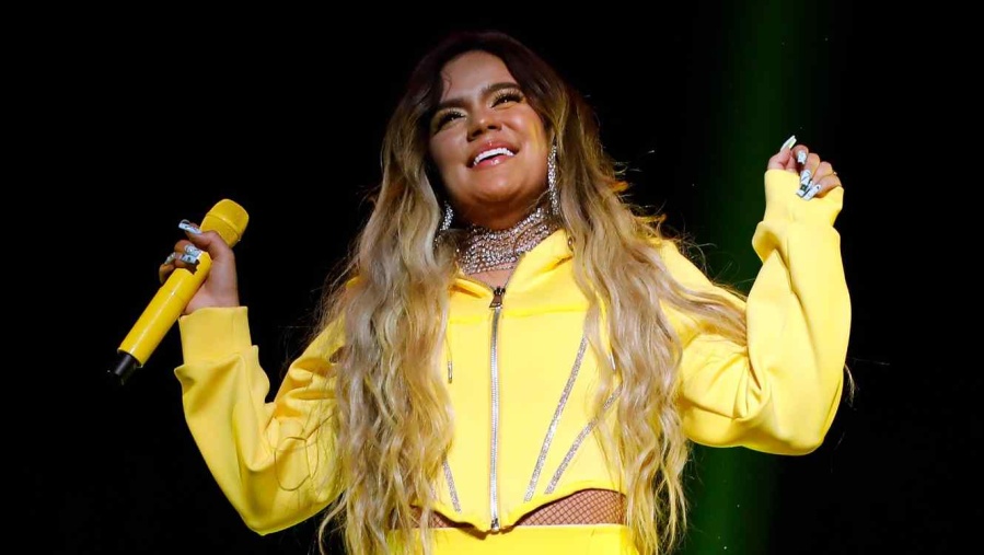 Karol G es la artista latina femenina... ¡más escuchada del mundo!