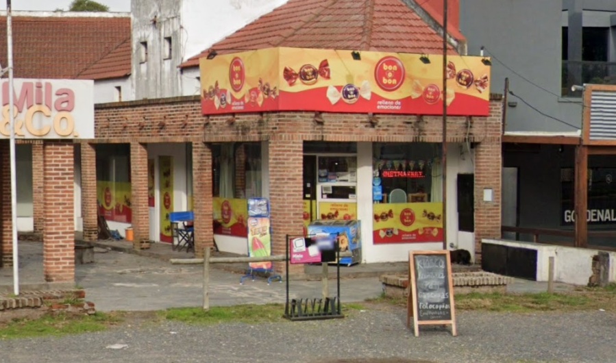 Robaron el kiosco que está frente a la República de los Niños