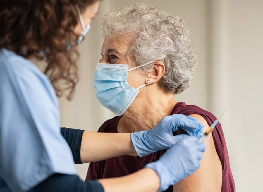 La ANMAT aprobará el uso de la Sputnik V para mayores de 60 años