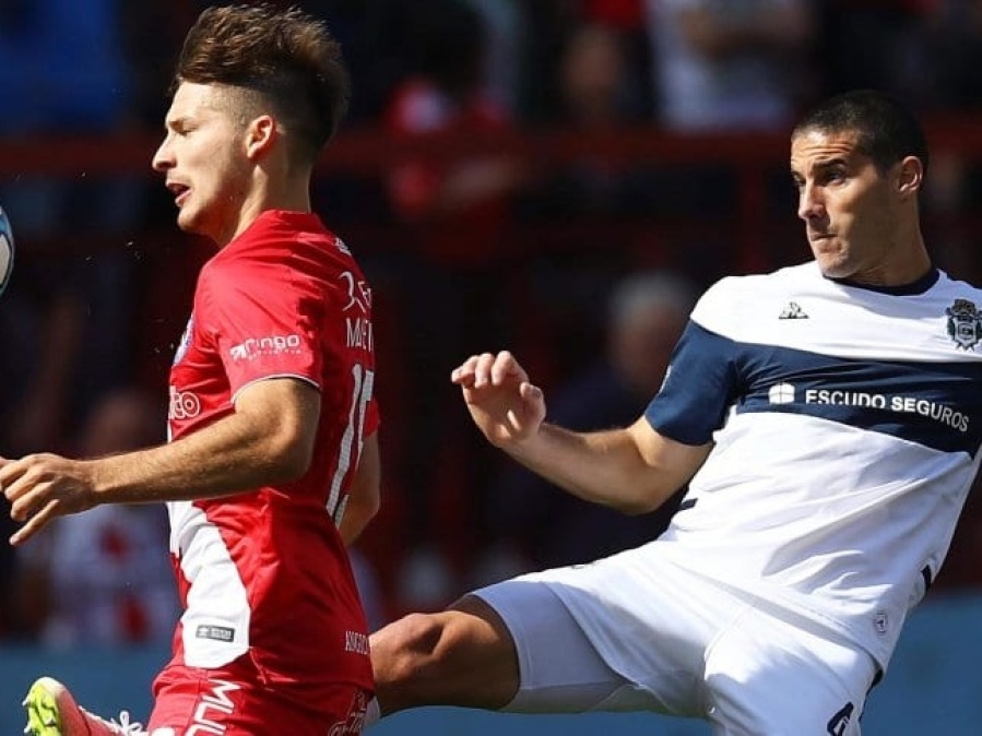 Jugador titular de Gimnasia es baja de último momento: no juega por síntomas compatibles de COVID-19