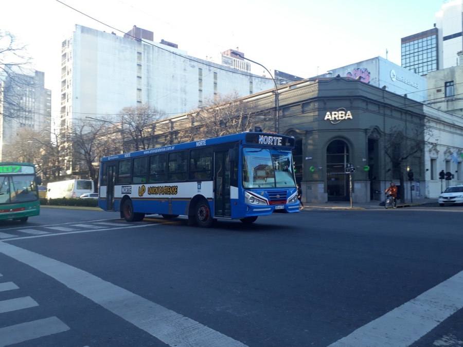 Balearon a un empleado de la línea 273 y Norte, y lo trasladaron al Hospital San Martín