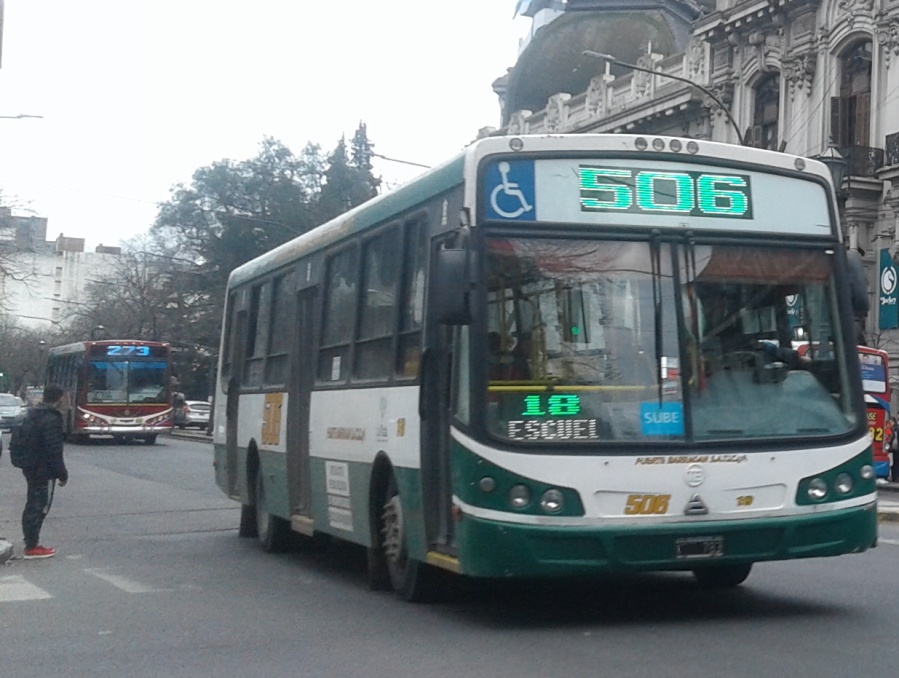 El uso de transporte público en La Plata y el AMBA se redujo un 54% respecto al anterior fin de semana