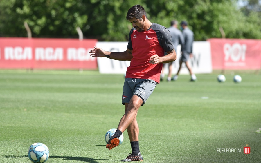 Desábato suma horas de trabajo y empieza a perfilar el equipo para recibir a Racing