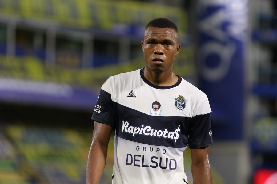 Gimnasia mete la última práctica de la semana y se define el equipo